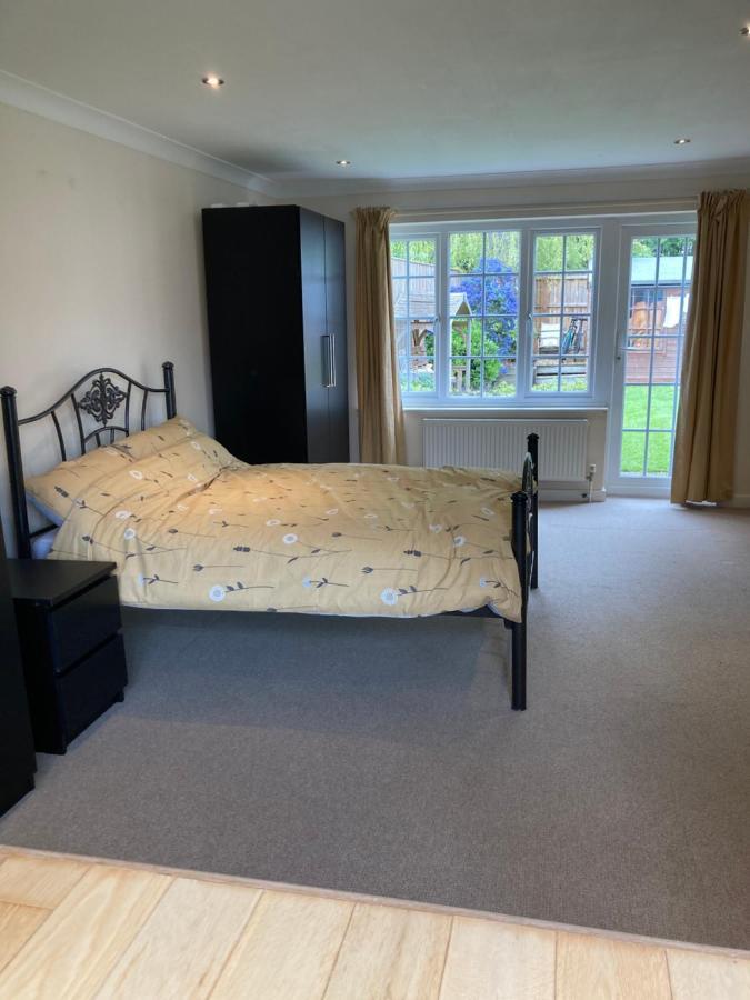 9 Chudleigh Close Apartment Бедфорд Екстериор снимка